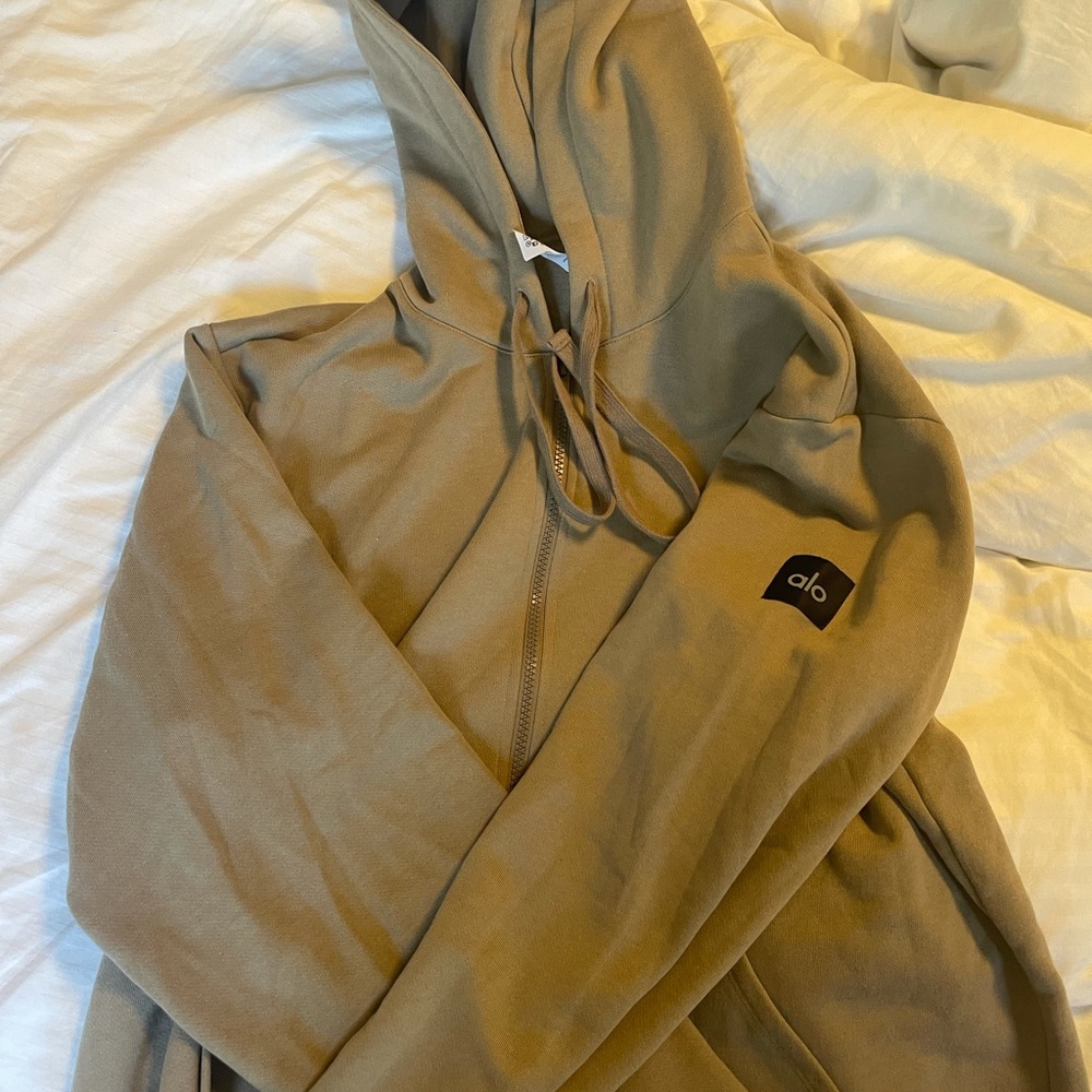 Alo zip up